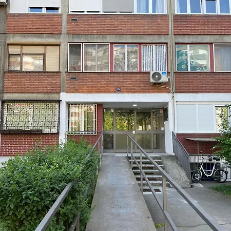 Apartment Leksi Apartman *