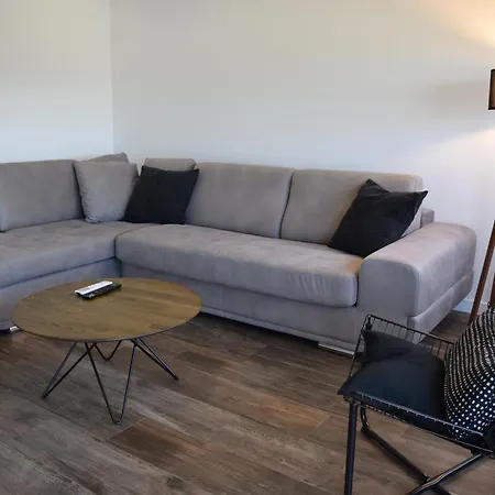 Leksi Apartman Apartment *