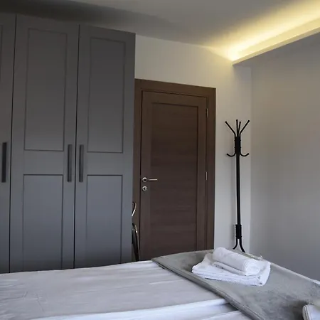 Leksi Apartman Apartment *